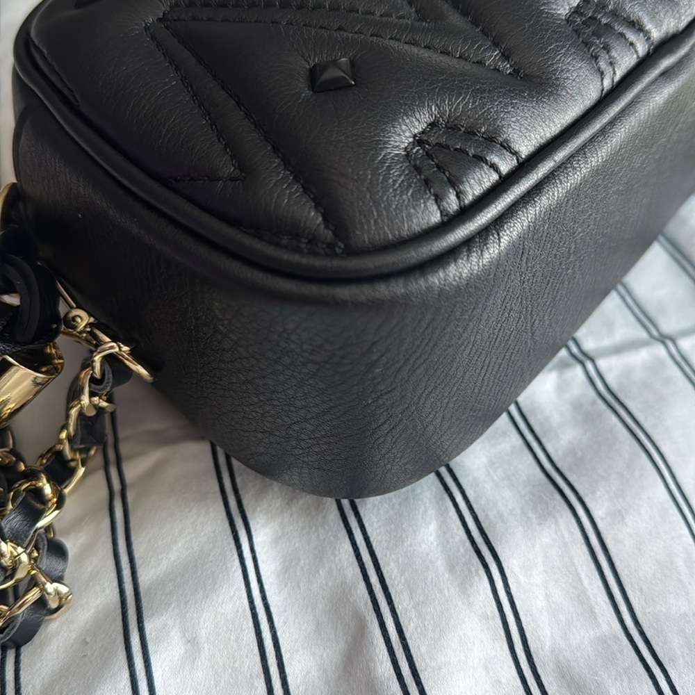 VALENTINO BY MARIO VALENTINO Bella Leather Camera Crossbody Bag black w/ rivets - Picture 12 of 12